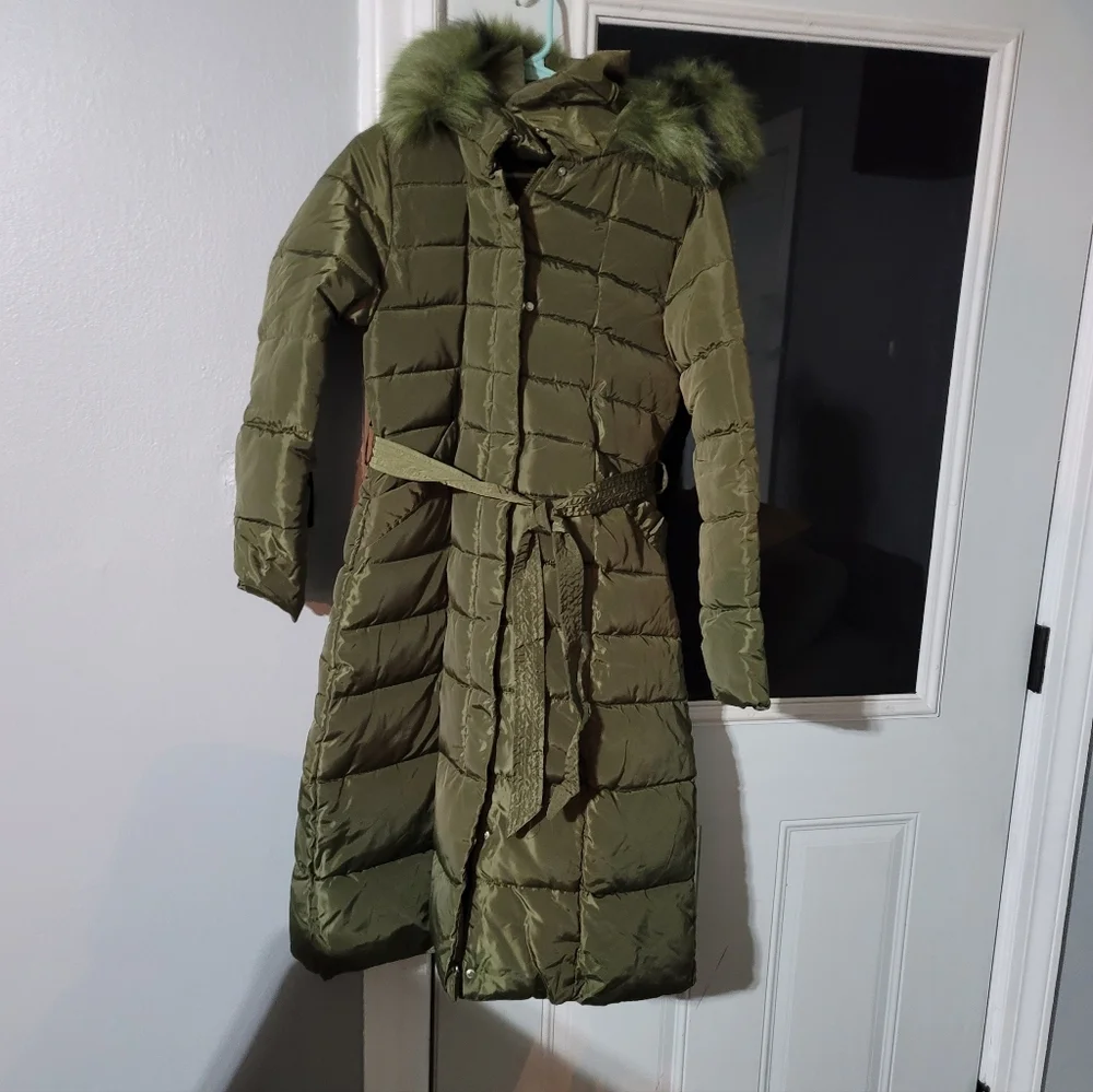 Women's Mifelio Olive Green Puffer Coat with Removable Fur Hood - Picture 2 of 4